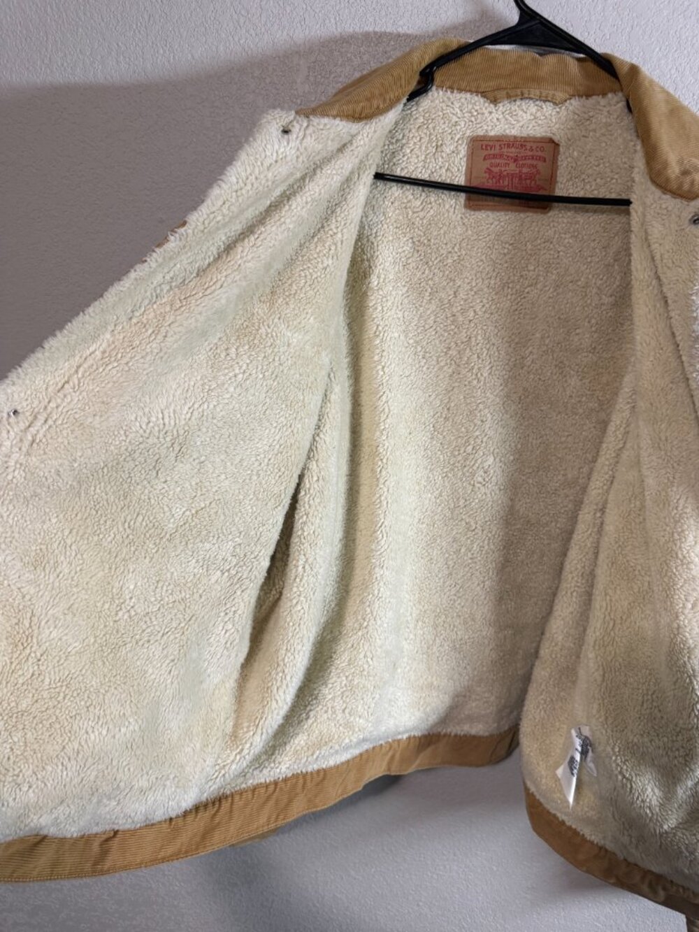 Levi Strauss & Co. Men's Vintage Tan Corduroy Sherpa Trucker Jacket Size XL - Picture 6 of 9